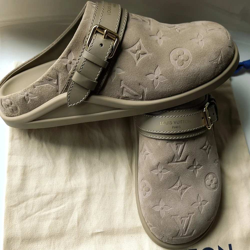 Louis Vuitton Beige Monogram Clogs with Gold Accent - Picture 7 of 7
